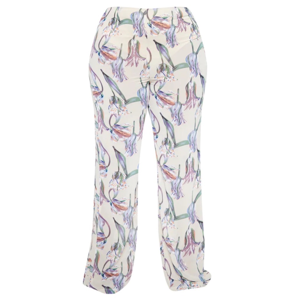 Pretty little thing Plus Dusty Pink Floral Wide Leg Pants